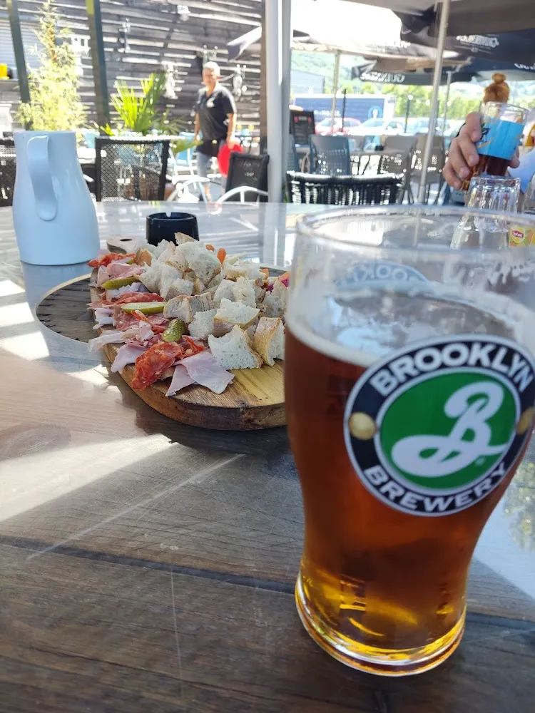 Planche de Fromage Et Charcuterie